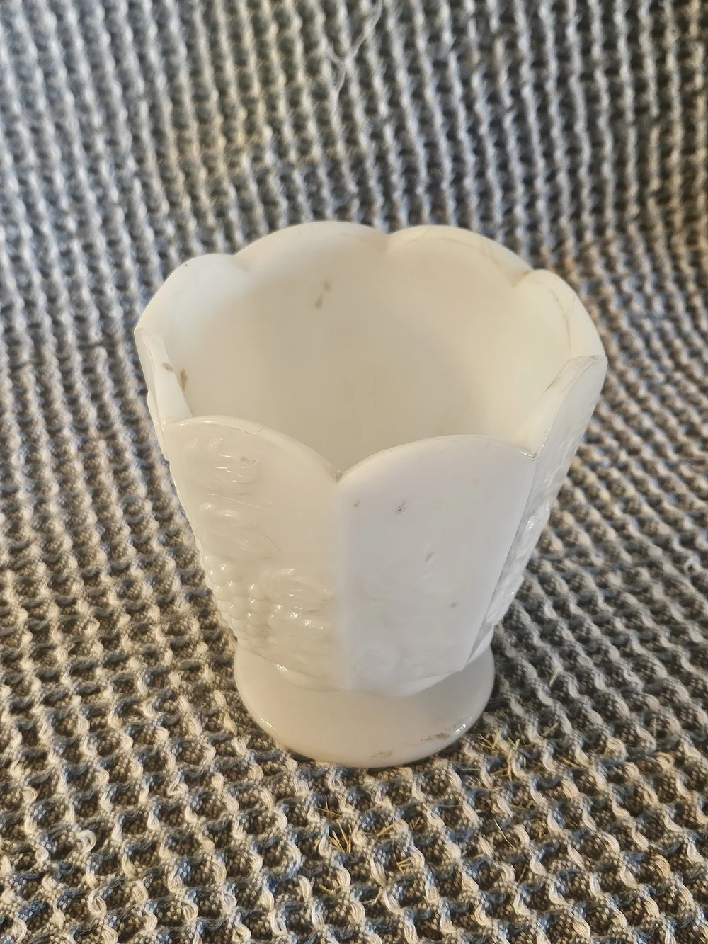 White Decorative Scalloped Ceramic Vase